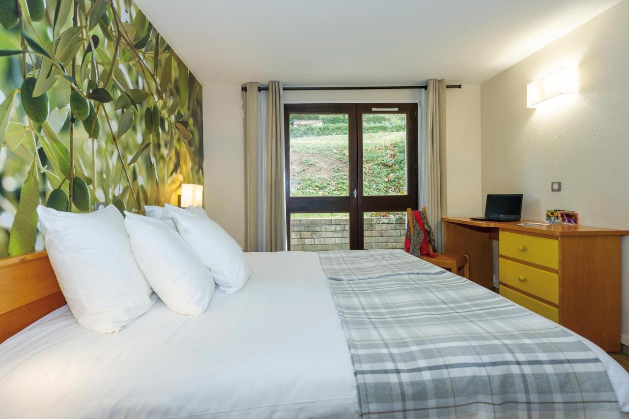 Double Room for Single Use